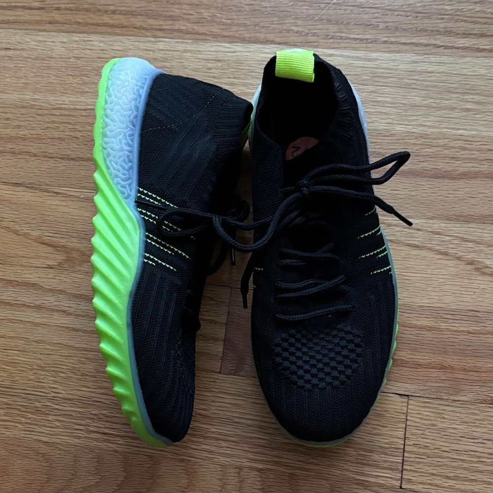 Danskin Women’s Sneakers 5.5
